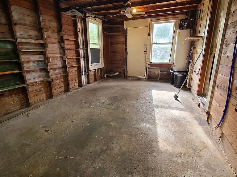 2930 S Donnybrook Ave — Photo 20