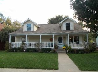 821 E 9th Ave, Winfield, KS 67156
