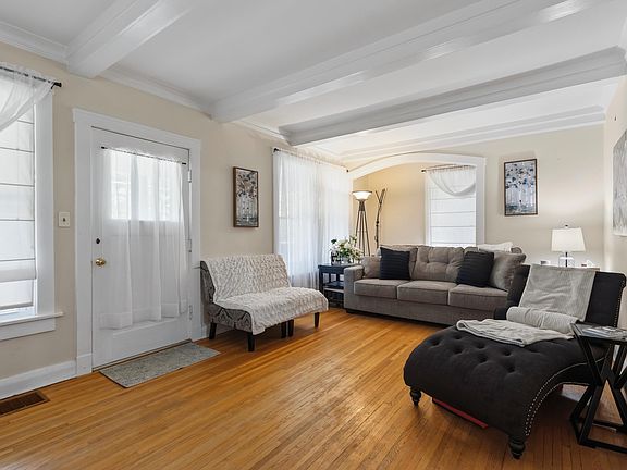 4th image of 4209 N Grand Blvd