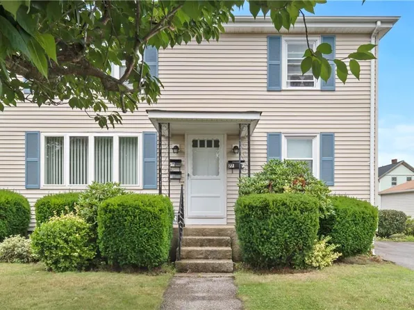 77-79 Fraser St, East Providence, RI 02914