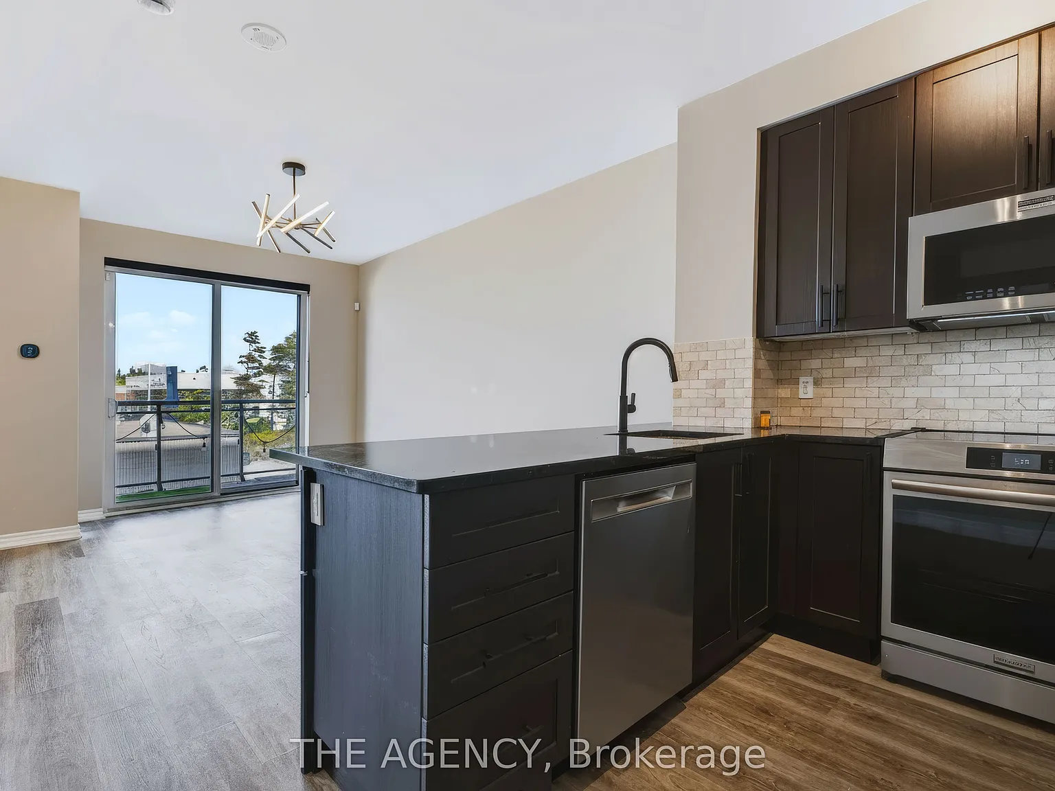 2 bed, $2,300 — Photo 4