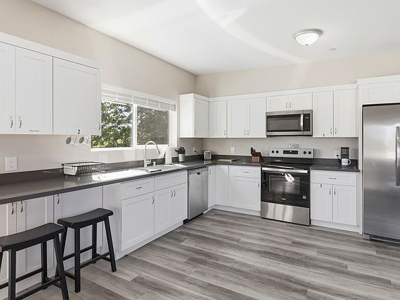 3rd image of 160 Harrison Ave #E1
