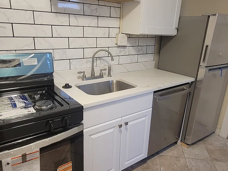 1415 N Vine St #8 — Photo 3