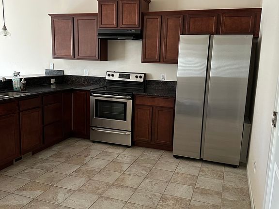 4th image of 11309 SE 19th St
