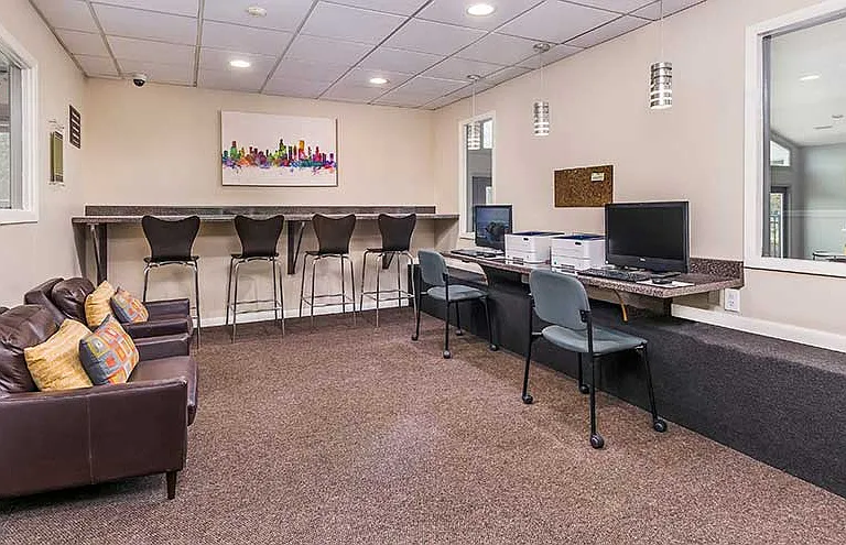 Pembrook Club Apartment Homes — Photo 14