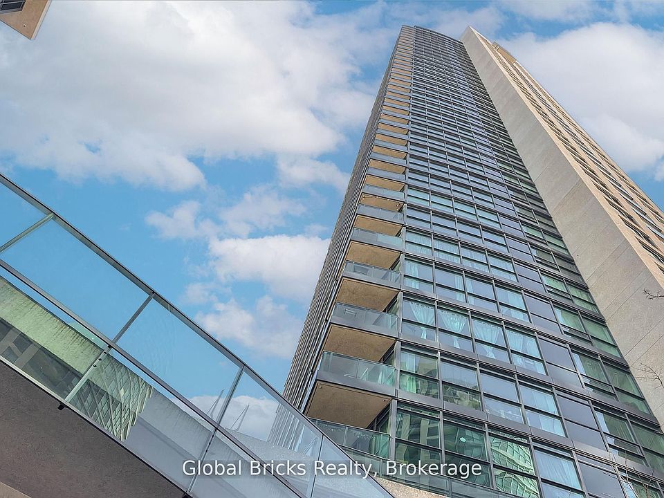1st image of 215 Fort York Blvd Unit 215