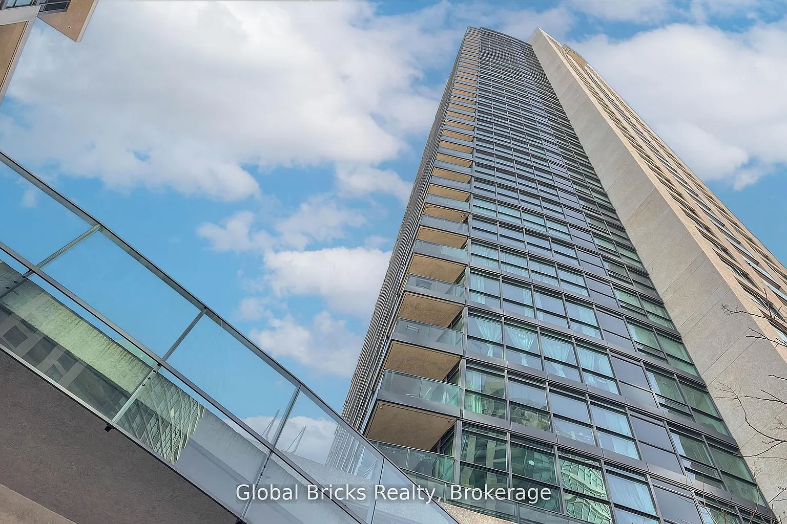 215 Fort York Blvd Unit 215 photo 1