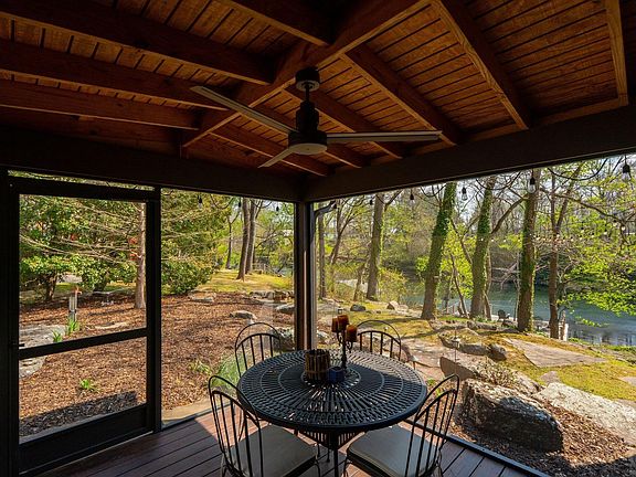 4th image of 3029 Riverbend Rd