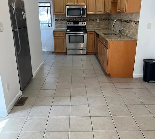 315 E Main St — Photo 2
