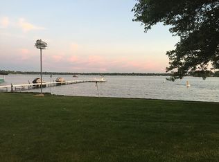 426 E Walled Lake Dr, Walled Lake, MI 48390