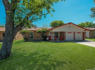 221 Royal Dr, Converse, TX 78109