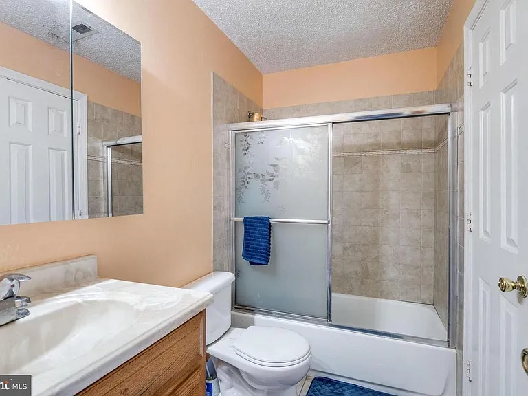 3018 McMaster Ct — Photo 16