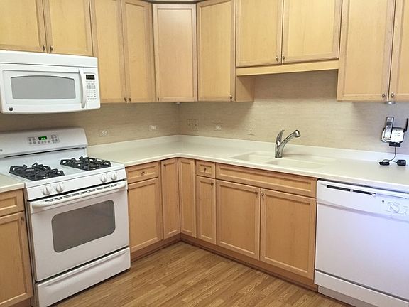 3rd image of 132 W Johnson St Unit 406