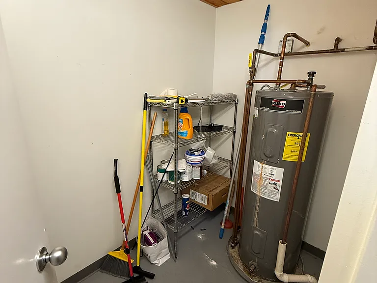 290 Pleasant St #312 — Photo 8