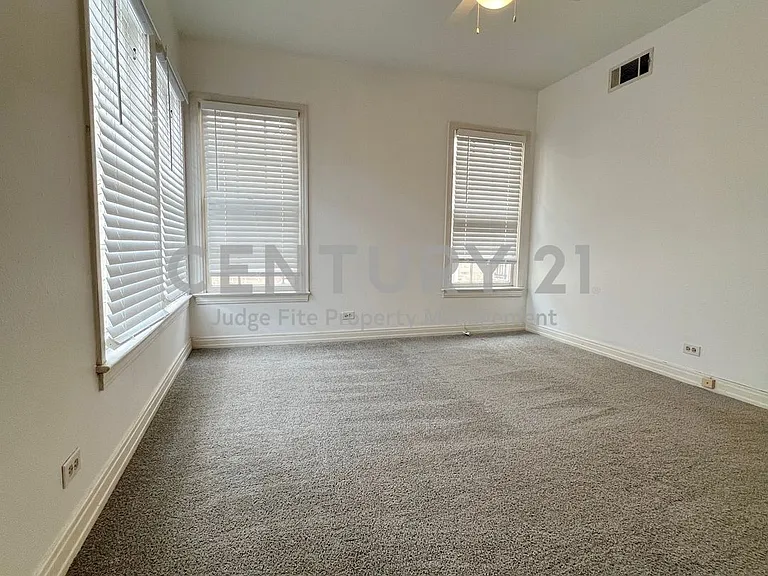 6904 Westchester Dr #4 — Photo 7