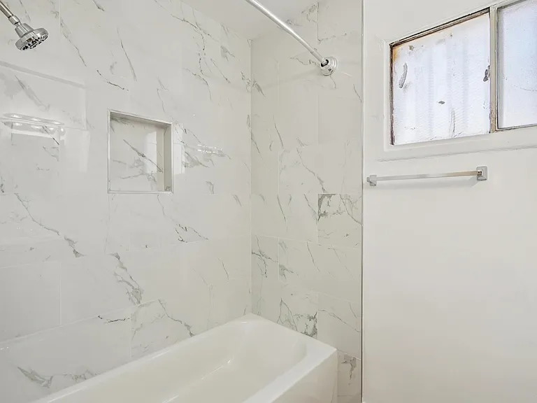 821 E Pine — Photo 34