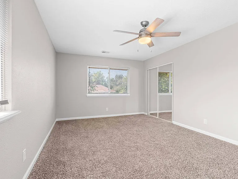 Stoneside Apartments — Photo 19