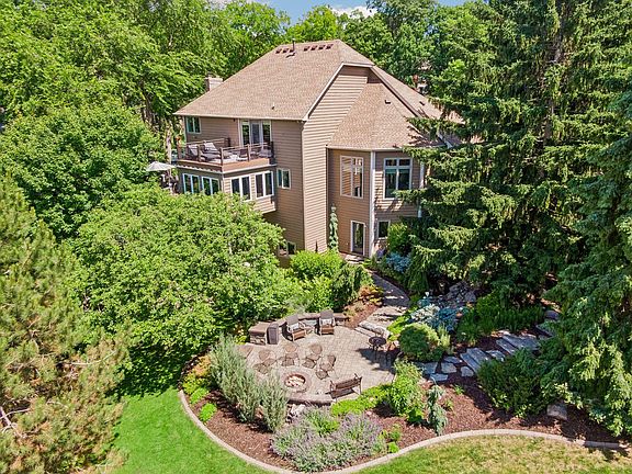 2nd image of 1317 Forest Park Ln