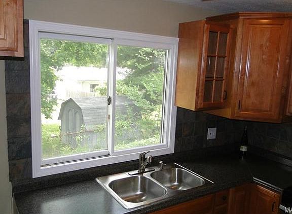 5th image of 8 Milbrook Ln