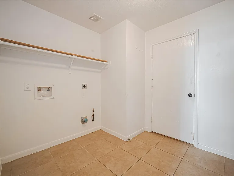 18334 Fair Grange Ln — Photo 22