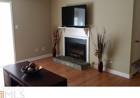 2nd image of 407 Country Park Dr SE