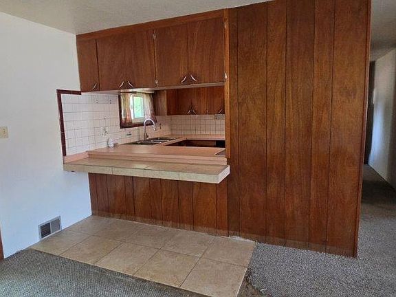 4th image of 806 S 13th St