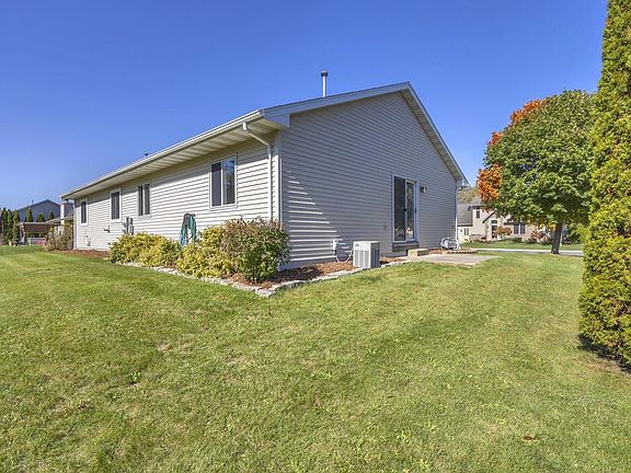 5th image of 435 Birch Tree AVENUE