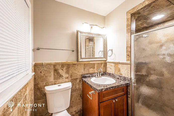 900 Glenvalley Dr — Photo 11