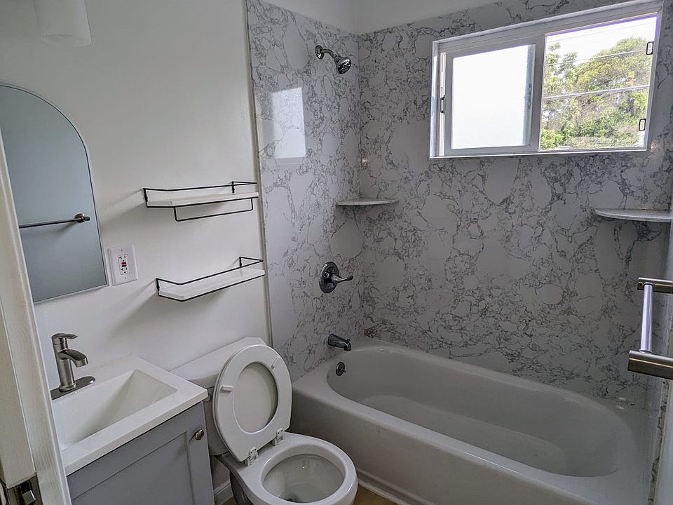 1st image of 2030 Essex St #B
