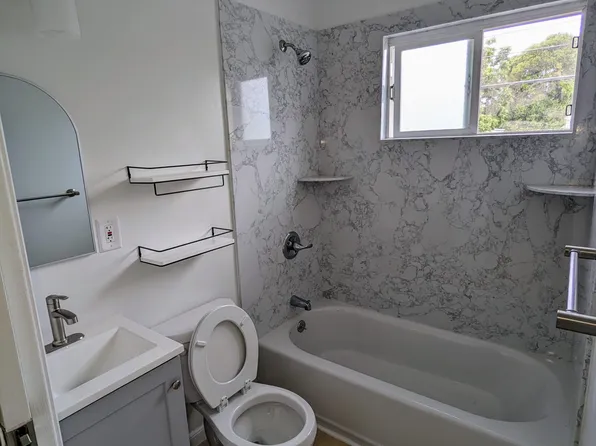 2030 Essex St #B, Berkeley, CA 94703