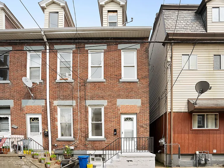 321 Taylor St — Photo 1
