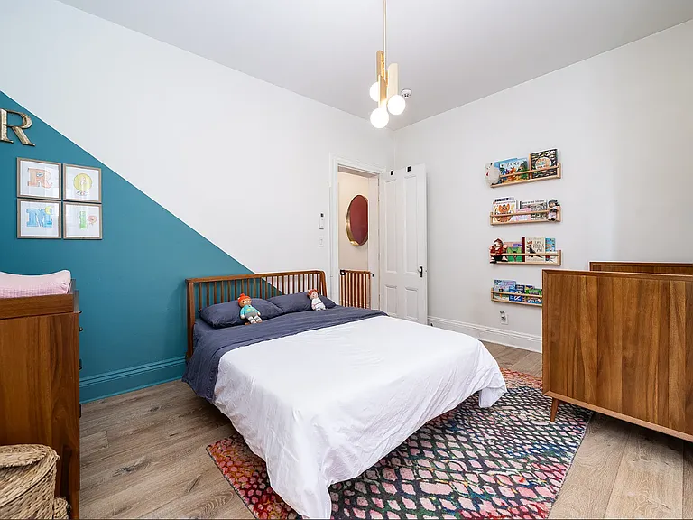 60 Linden Ave #1 — Photo 9