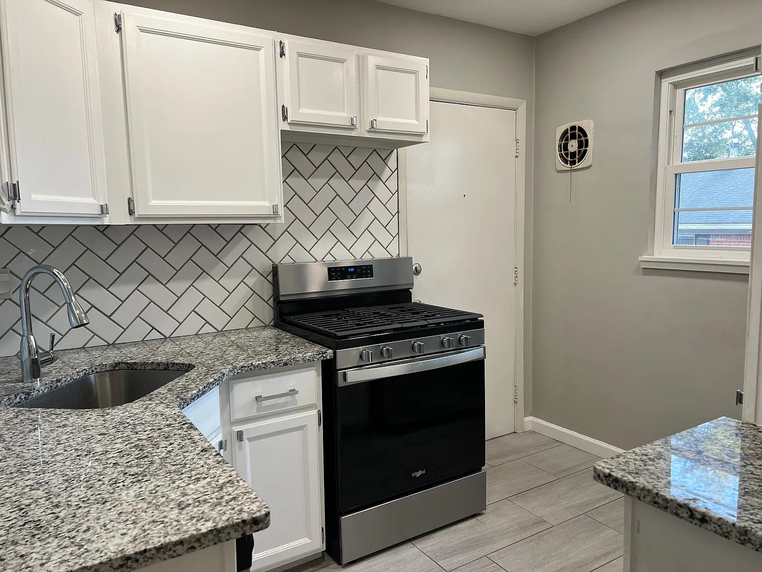 2 bed, 1200 sqft, $1,675 — Photo 3