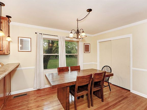 5th image of 1108 Retlaw St NW