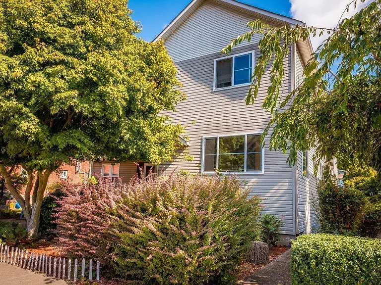 5214 Fauntleroy Way SW #F — Photo 10