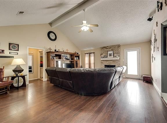 3rd image of 3800 Wentworth Dr