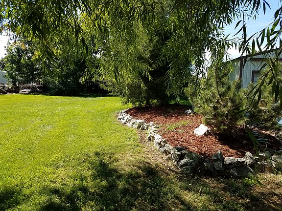 Maintained and park like