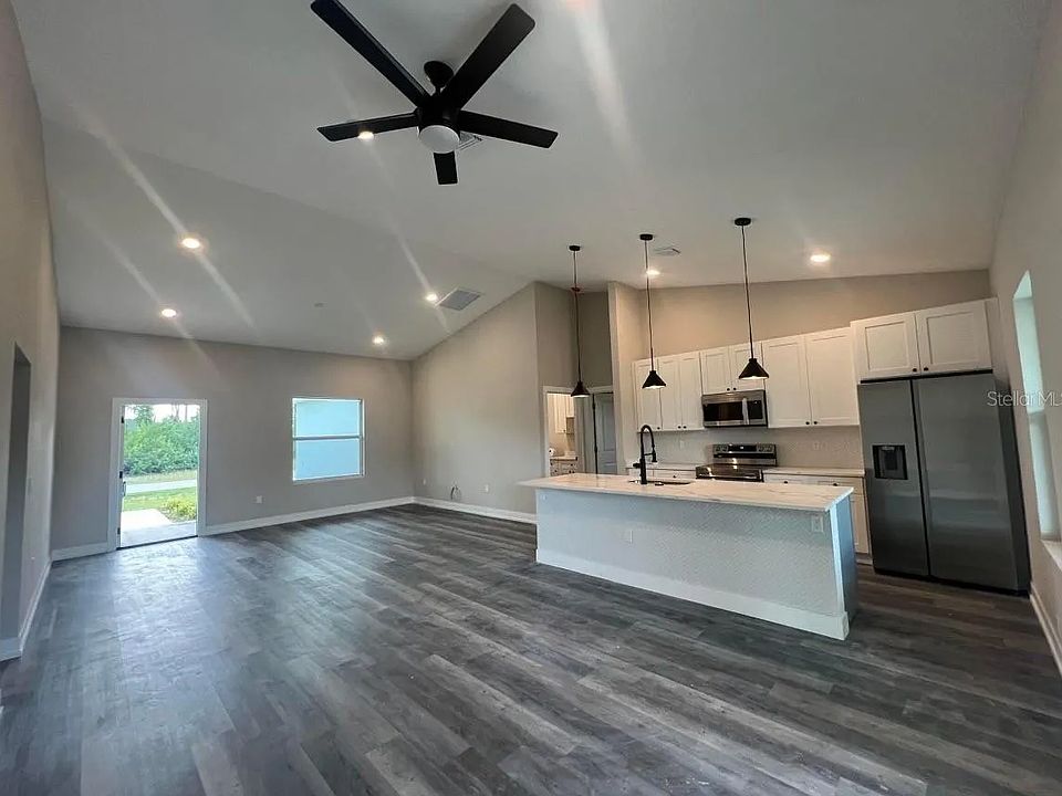 1st image of 302 Albatross Rd