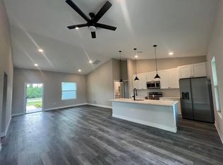 302 Albatross Rd, Rotonda West, FL 33947