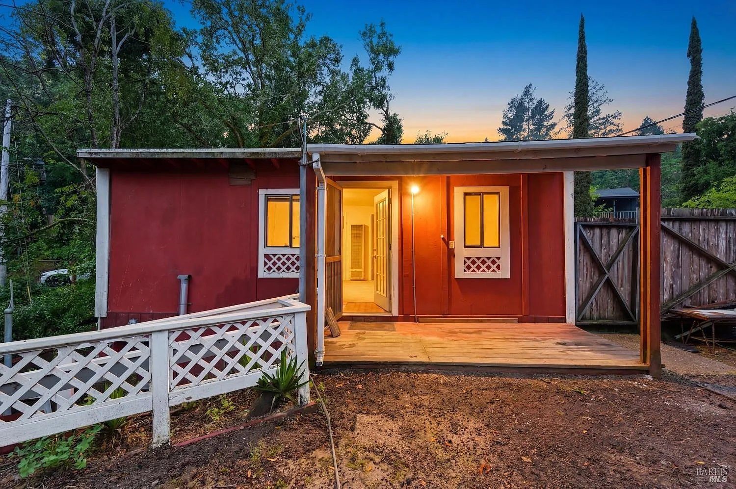 9489 Rio Vista Road - 1bd/1ba, 546 sqft - in Forestville, CA