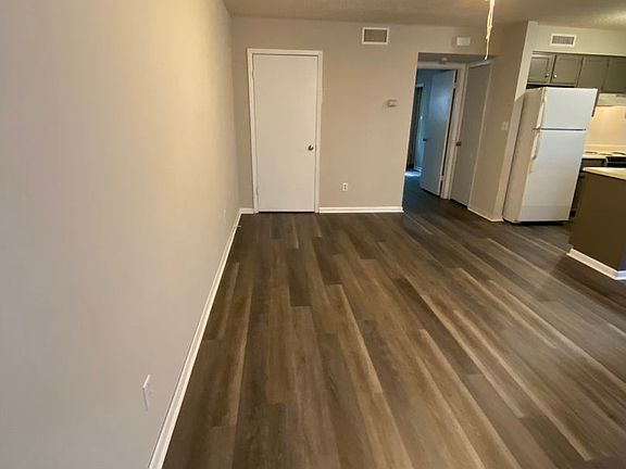 3rd image of 405 Lumpkin Ave #11055391