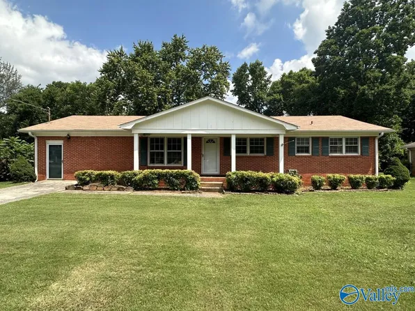 2904 Claiborne Rd NW, Huntsville, AL 35810