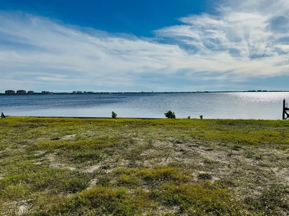 602 Coral Dr, Cape Coral, FL 33904