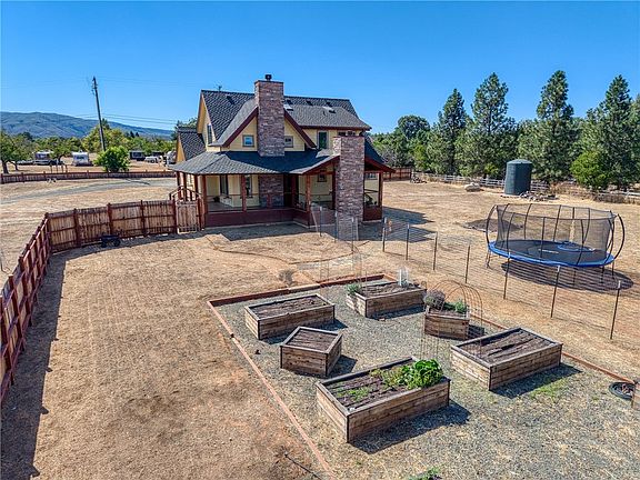 3rd image of 1750 Quail Ridge Rd