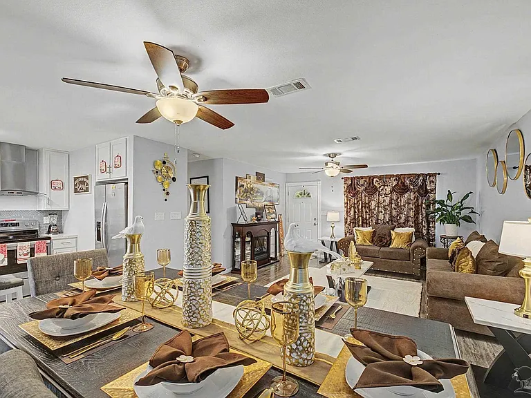 5706 Ventura Ln — Photo 8