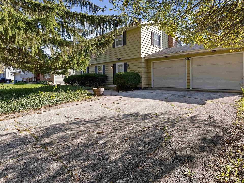 1st image of 5843 Clarendon Dr