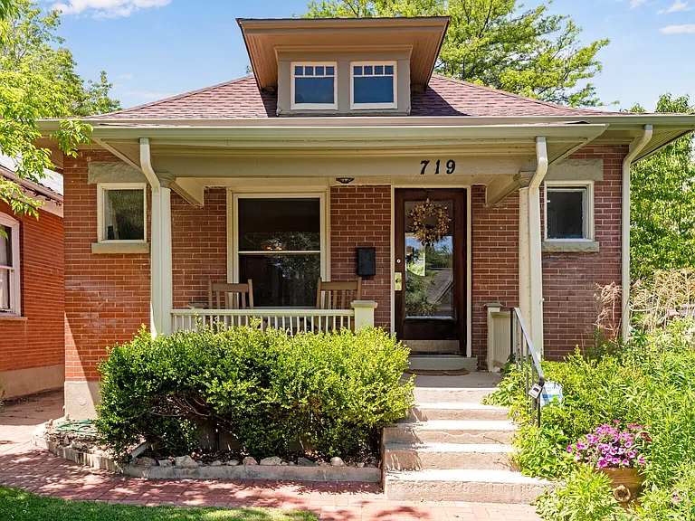 719 S Clarkson St — Photo 4
