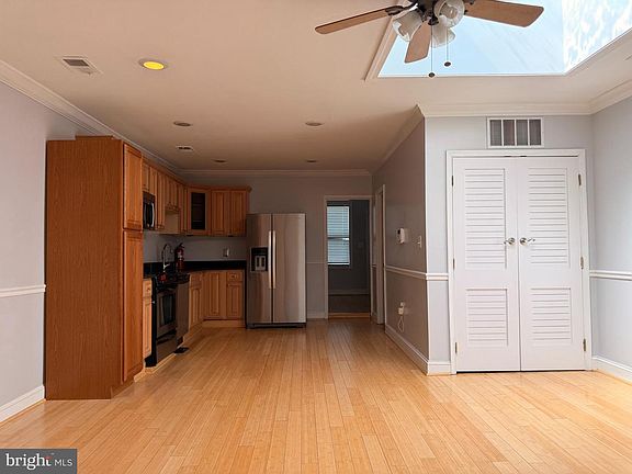 5th image of 1840 D St NE APT 4