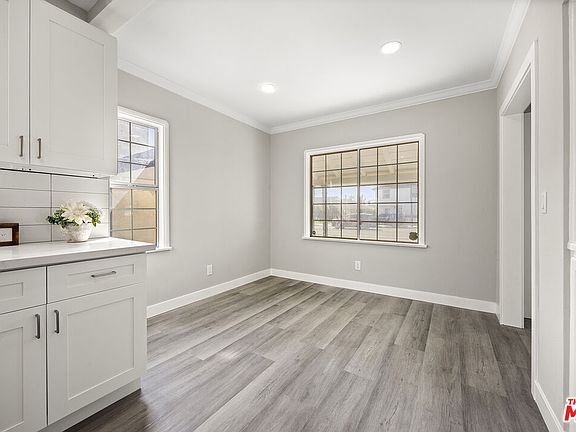 4th image of 621 W 120th St