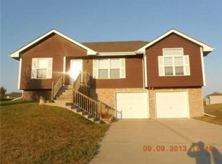 18523 Indigo St, Smithville, MO 64089